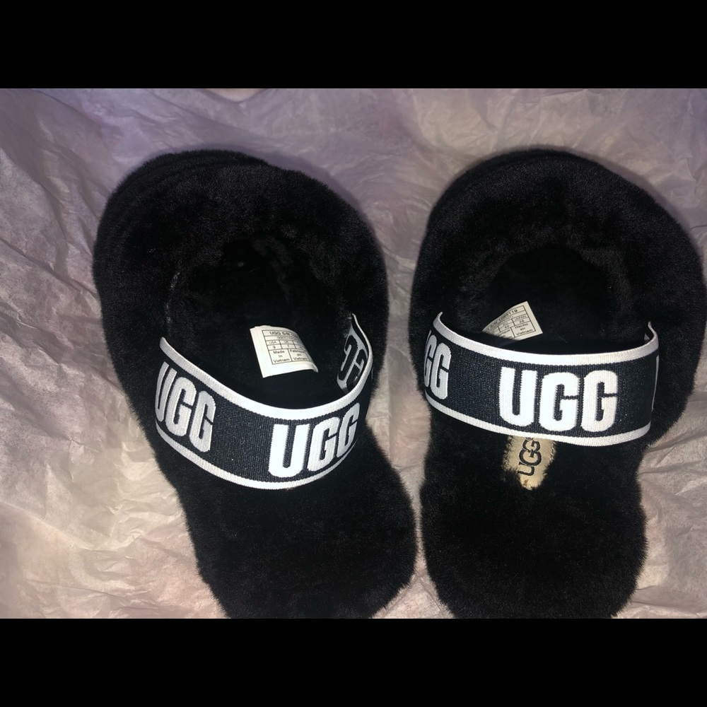 UGG SLIPPERS / FLUFF YEAH SLIDES
